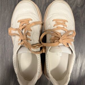 Gucci Women's Cream and Tan Sneakers